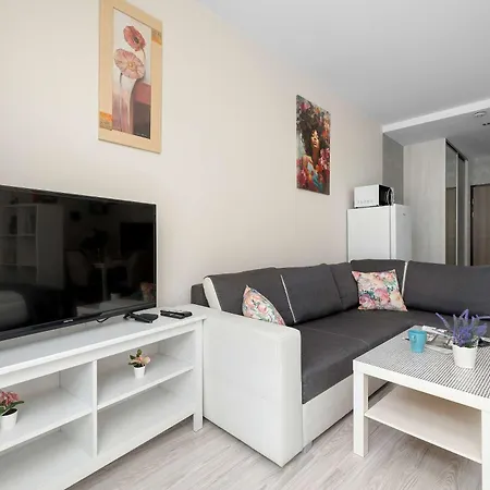 Cozy Near The Wisla River With Balcony By Renters Apartment Krakow