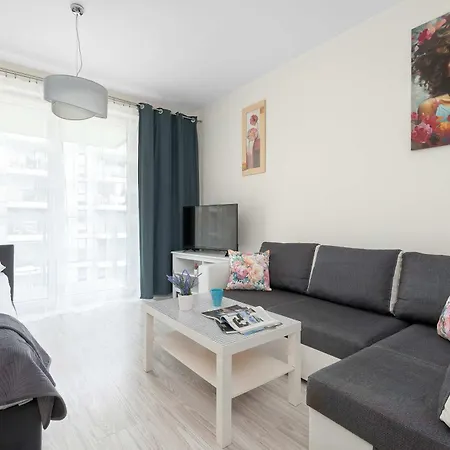 Apartment Cozy Near The Wisla River With Balcony By Renters