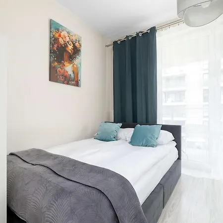Apartment Cozy Near The Wisla River With Balcony By Renters Krakow