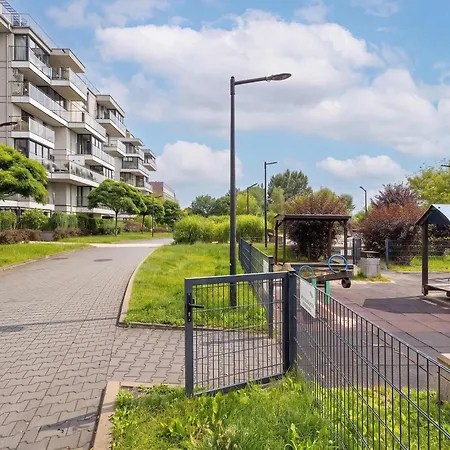 Apartment Cozy Near The Wisla River With Balcony By Renters